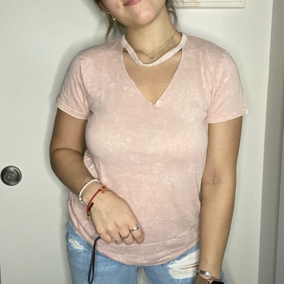 Basic Light Pink Hollister Shirt - Picture 2 of 8